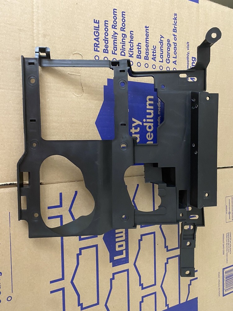 1999-2002 Chevy Silverado Classic 1500 Driver’s Side Headlight Bracket