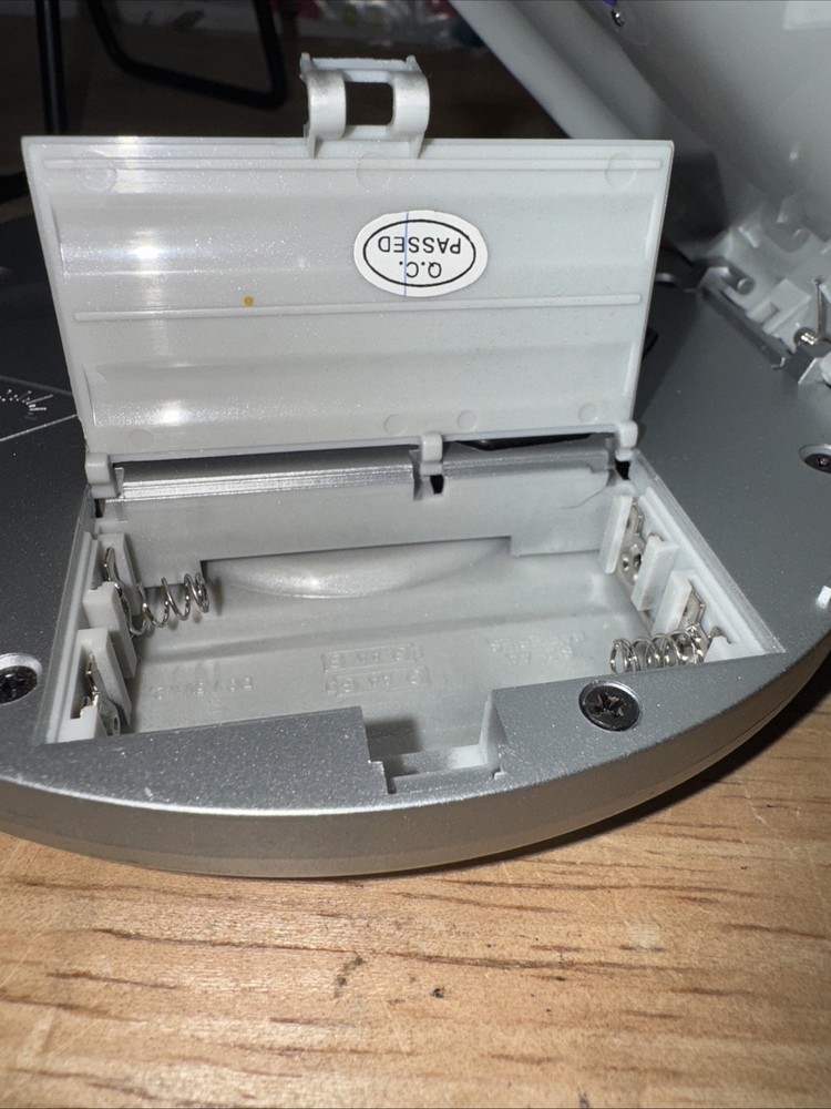 Emerson 20 Track Programable CD Player HD7998BL No Headphones Tested Working