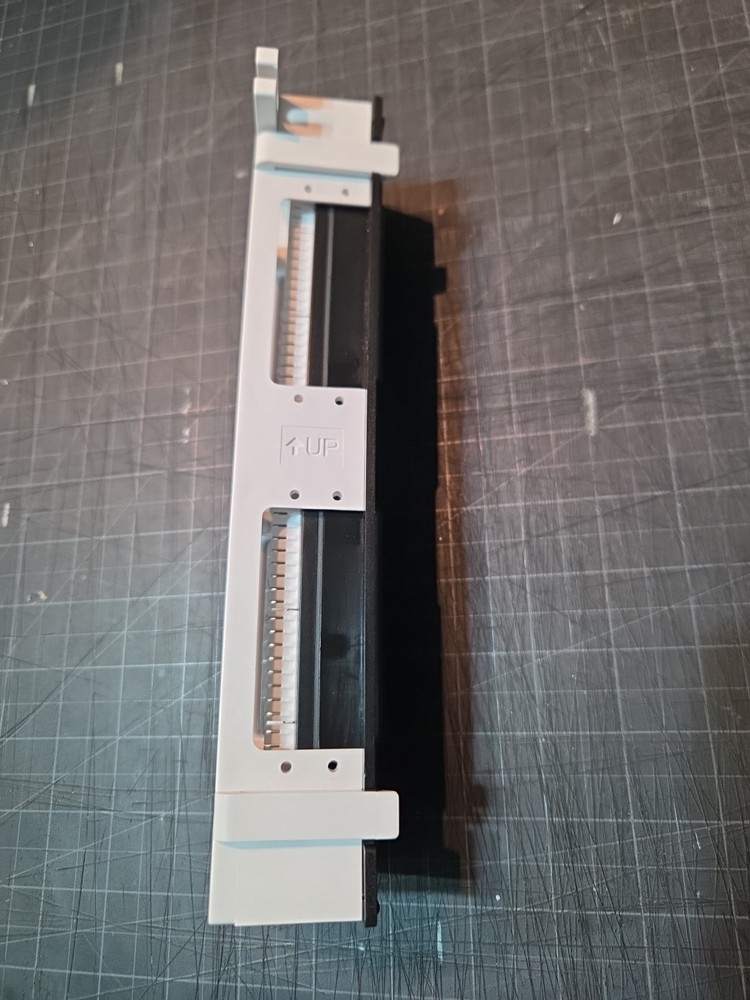 Tec Mojo PANEL VERT CAT 6 12-PORT Patch Panel