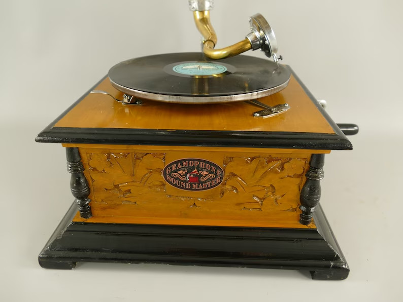 Antique Gramophone, Fully Functional Working Phonograph, win-up record player