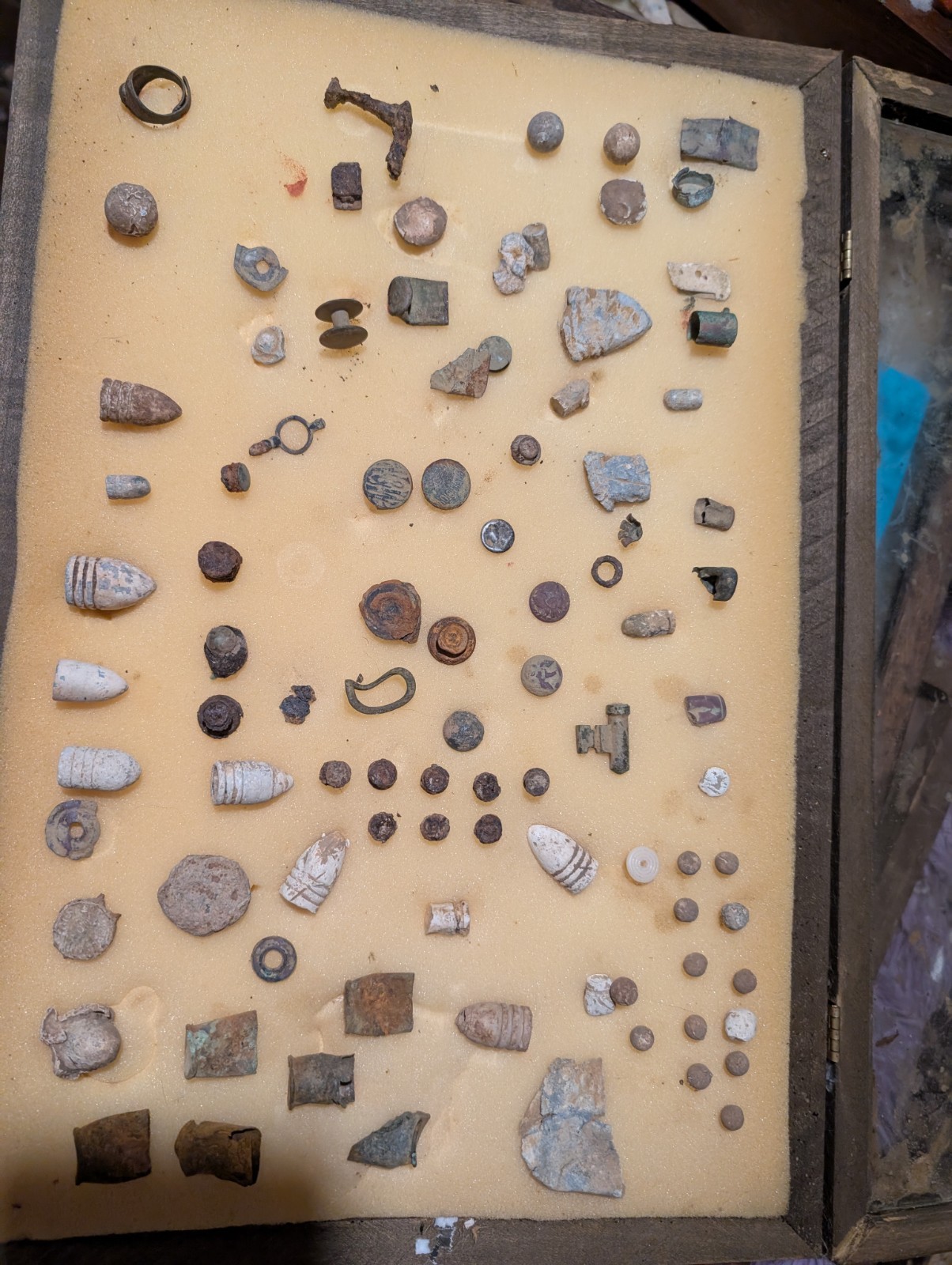 Civil War Bullets, Assorted Relics Eagle I Buttons Flat Buttons Waterloo Al