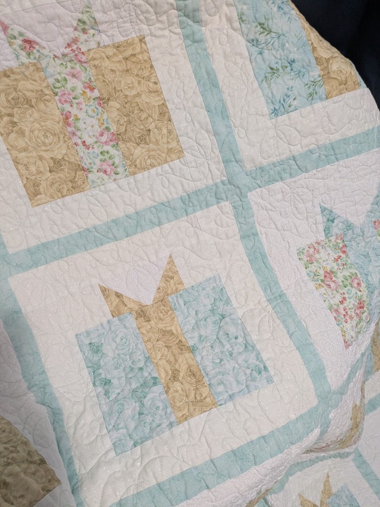Handmade 50 X 62 Patchwork Present Pattern Small Quilt Sparkle Fabric