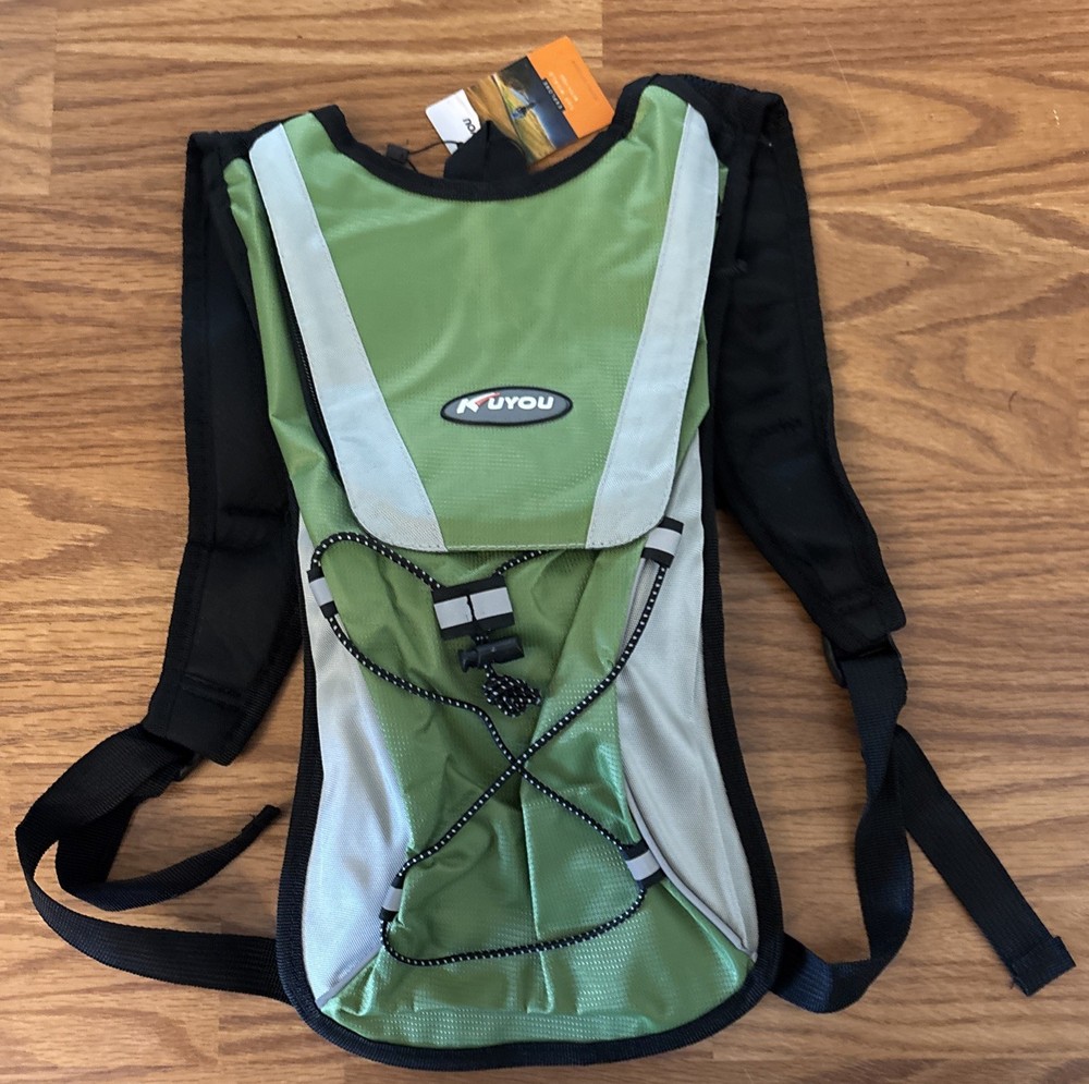 AirFlow 2L Insulated Reflective Hydration Backpack & Bladder Lightweight Compact