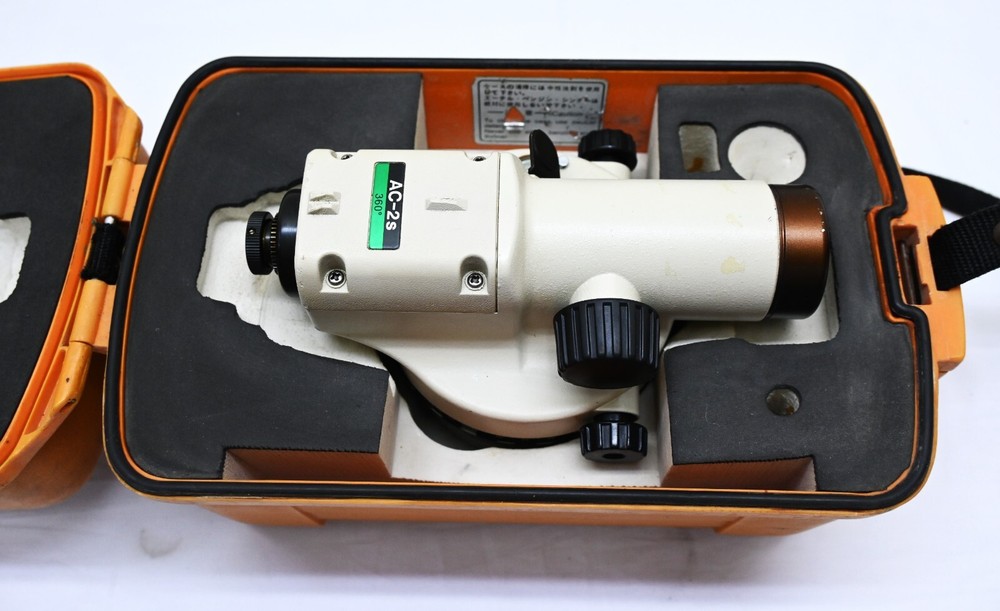 Nikon AC-2s Automatic level with hard Case.