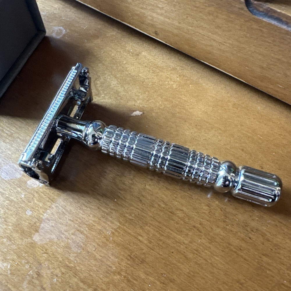 VIKINGS BLADE Adjustable Double Edge Safety Razor + Luxury Case. Smooth,...