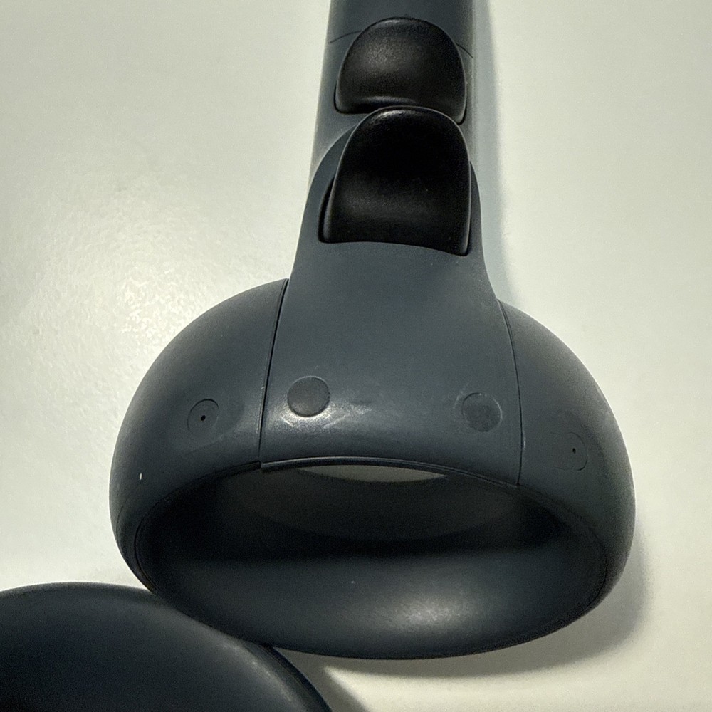 HTC VIVE Focus Plus Virtual Reality Controller (2Q6M200) Pair