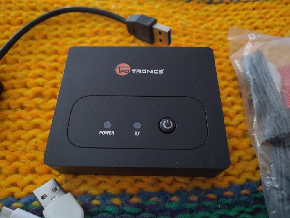 TaoTronics Model TT-BR02 Wireless Stereo Receiver Plus Card Reader And Cords