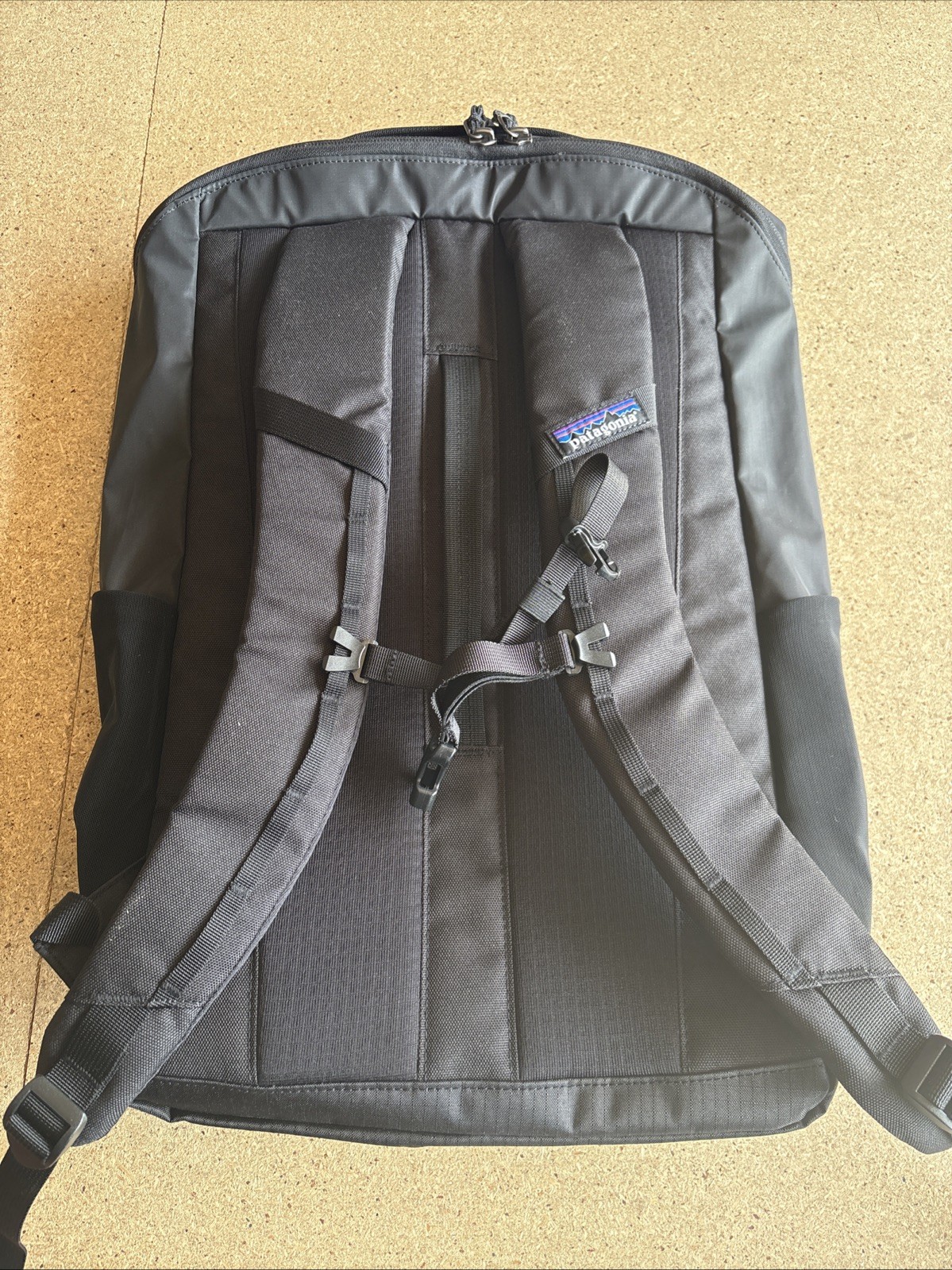 Patagonia Black Hole 'Pack 25L' (Style 49298) "Matte Black" Unisex Backpack