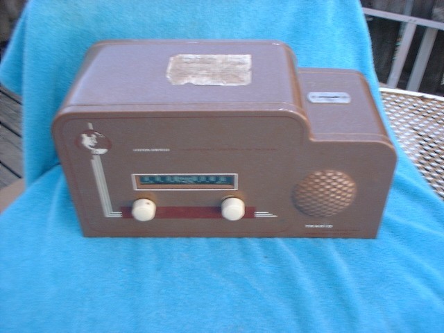 TRADIO COIN OPERATED HOTEL TUBE RADIO 2 hour 25-cents Untested Parts/Repair
