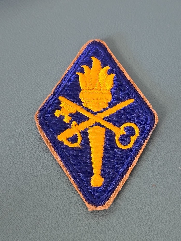 US Army Quartermaster School Training Patch-Cut Edge-Snow Back-No Glow*