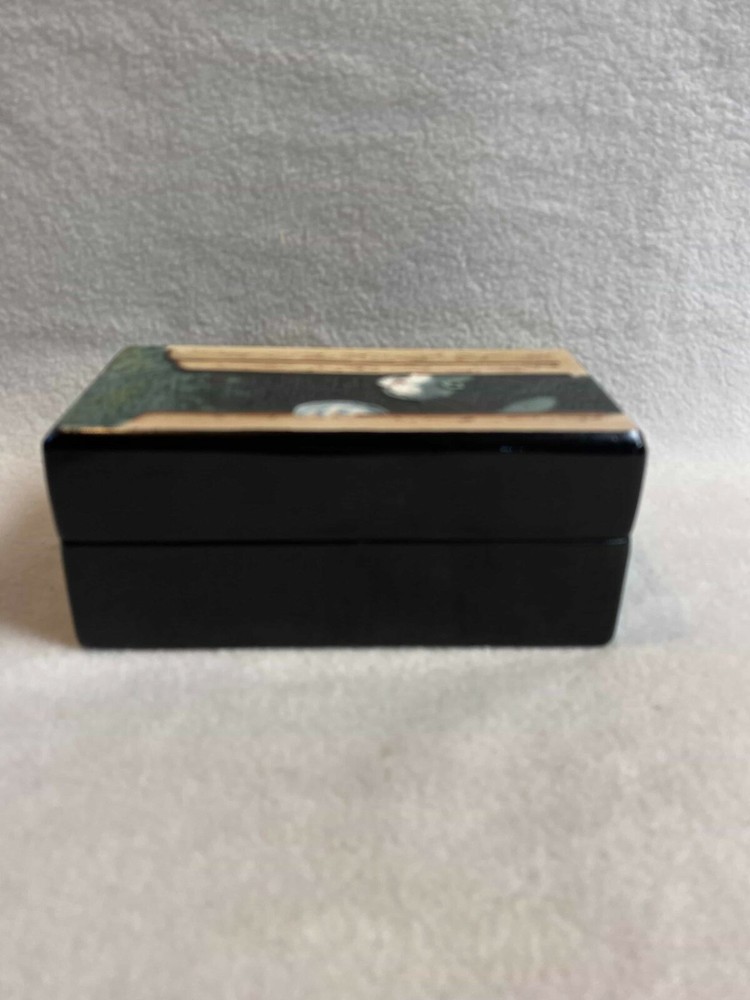 Black Lacquer Cat Rectangle Shaped Trinket Box