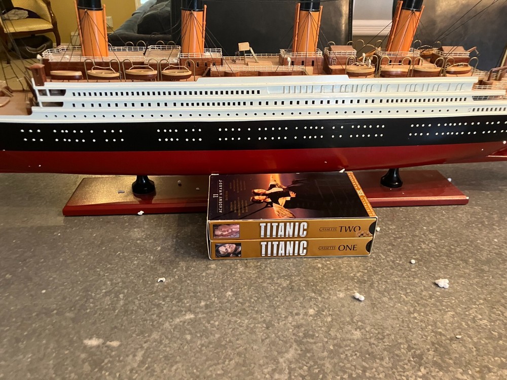 WOODEN SHIP MODEL - TITANIC - FULLY ASSEMBLED - PAINTED