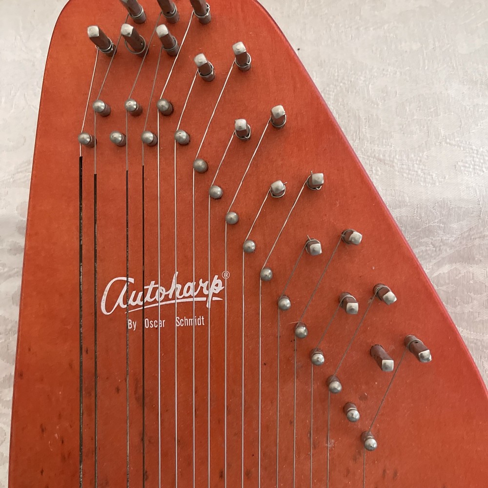 OSCAR SCHMIDT AUTO HARP 6 CHORD 18 STRING