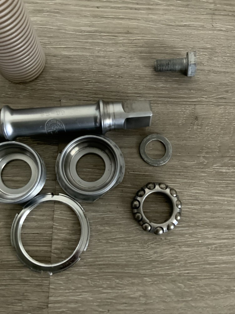 CAMPAGNOLO CHORUS BOTTOM BRACKET 68–111 MM BRITISH THREADED
