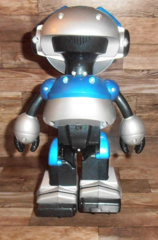 Old ~ 2001 Tiger Electronics / Hasbro Blue & Silver Robot Battery Toy ~ Untested