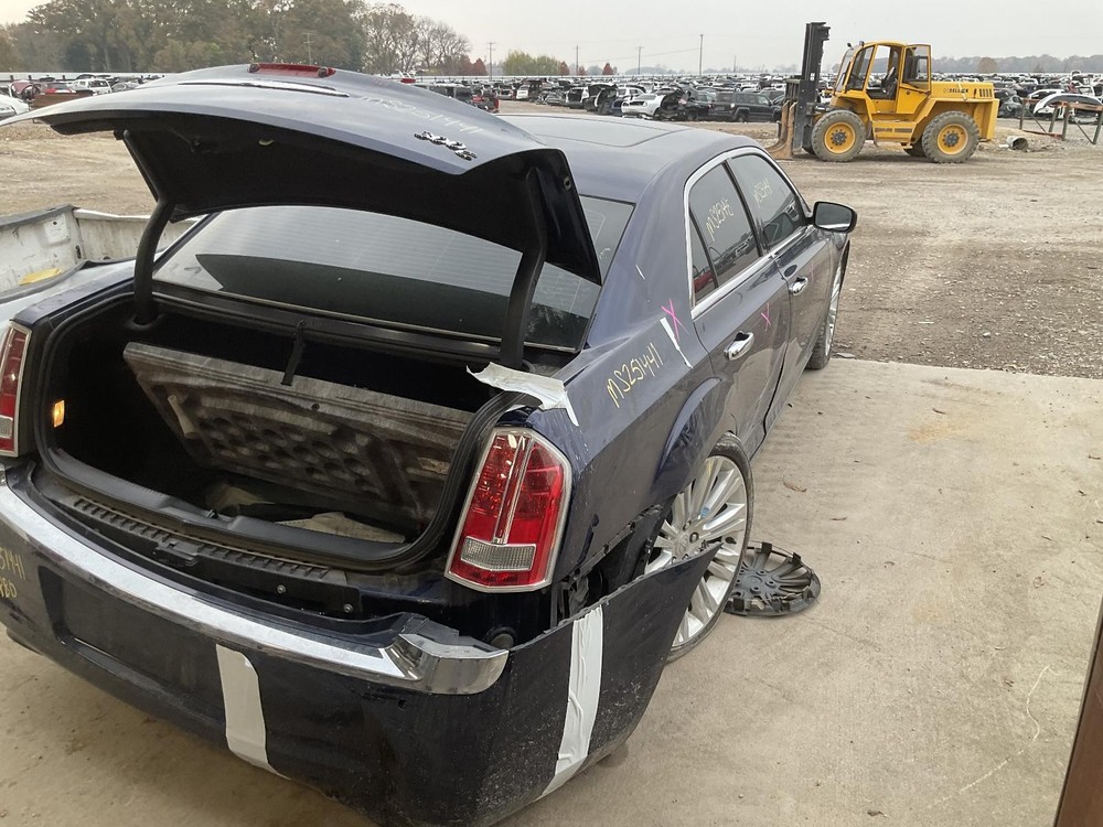 Used Blind Spot Detection System Warning Control Module fits: 2014 Chrysler 300