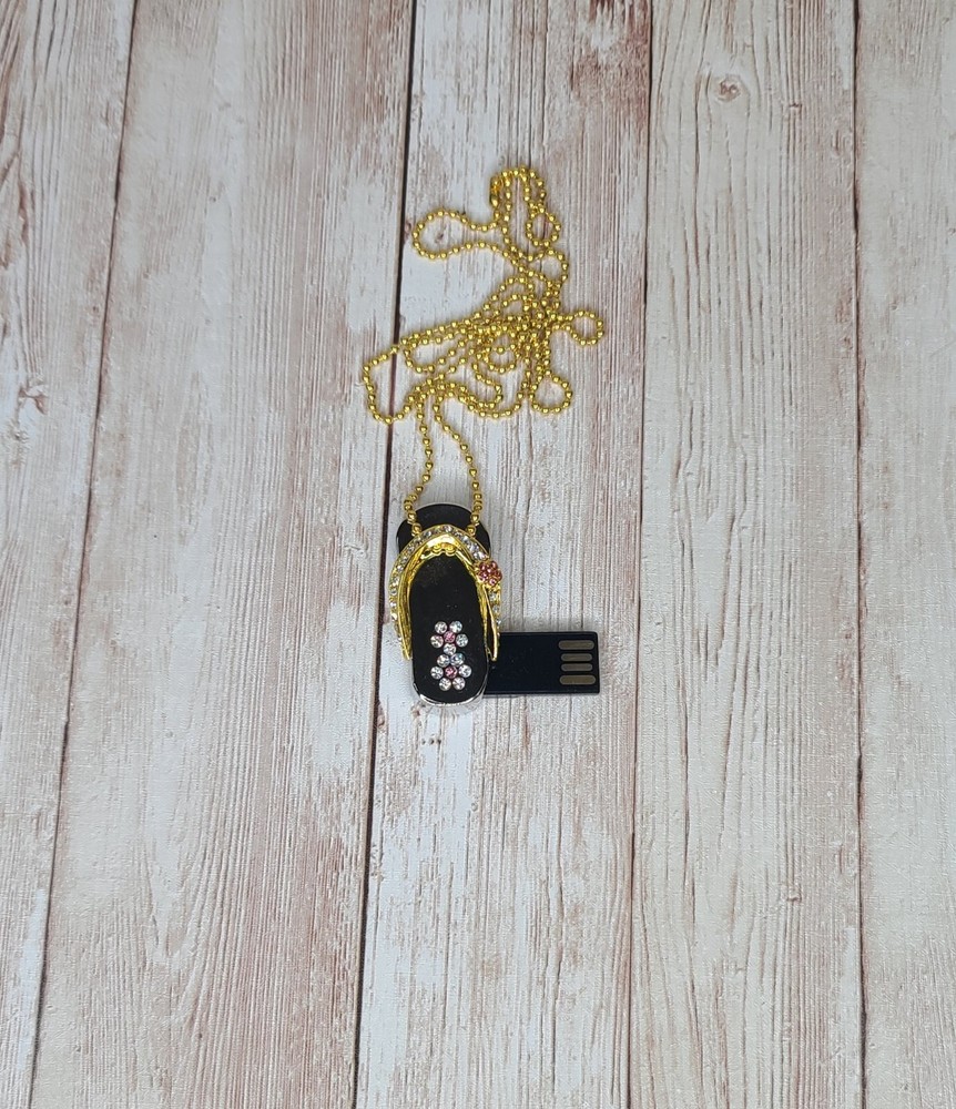 16Gb Sandal With Chain Thumb Drive
