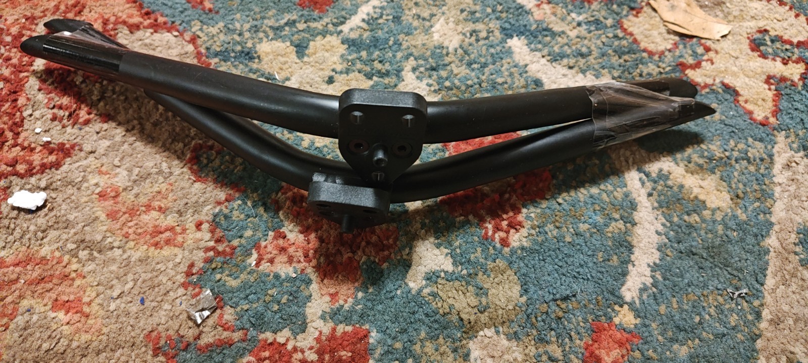 Tv ONN 65" Roku Stand Feet 100012587