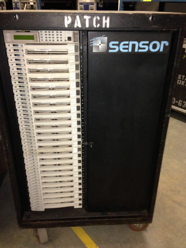 Lighting Dimmer ETC Sensor 48k x 2.4k Touring Rack