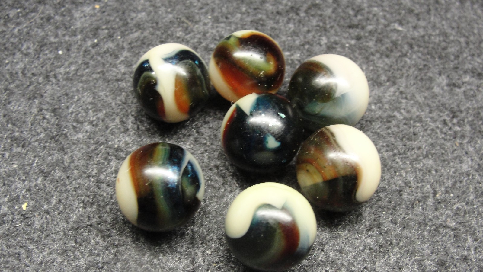 Wood box w Dave McCullough signature marbles Jabo Joker Experimentals w/ 2 dz UV