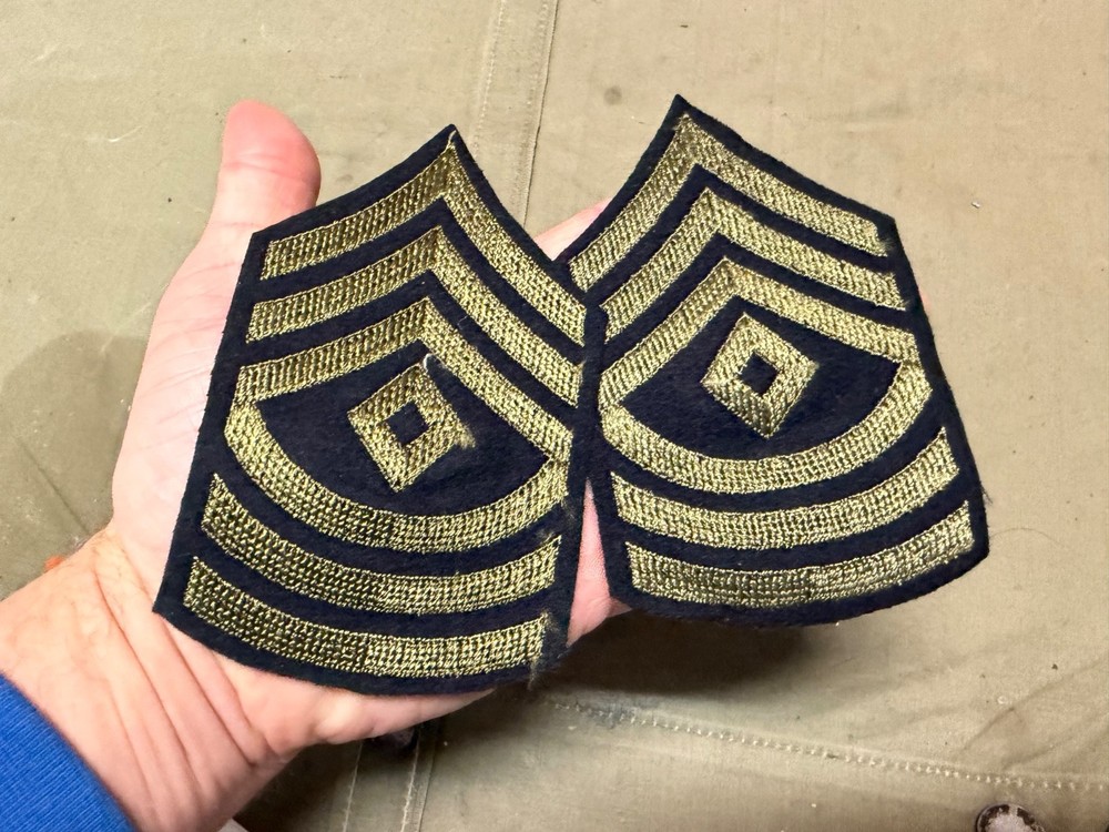 ORIGINAL WWII US ARMY NCO 1st SERGEANT JACKET INSIGNIA CHEVRONS