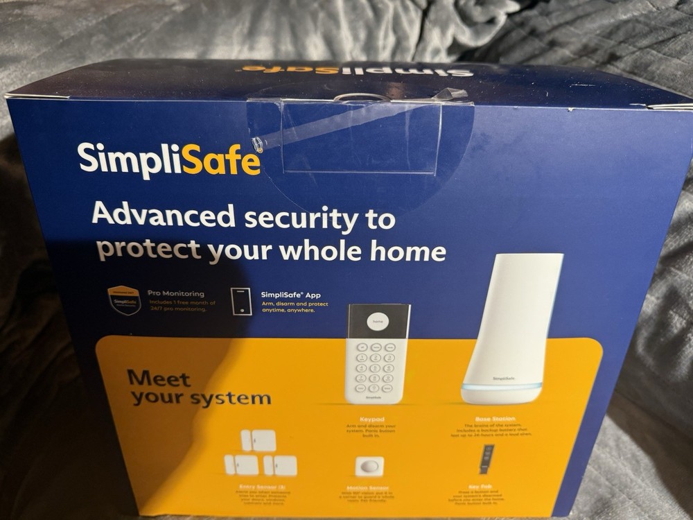 SimpliSafe 7-Piece Home Security System Kit with Base Station