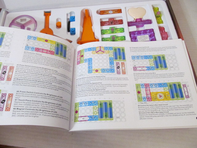 Lectrixs 64-Piece Electronic Building Blocks Circuits Set w 600 Projects Age 8+