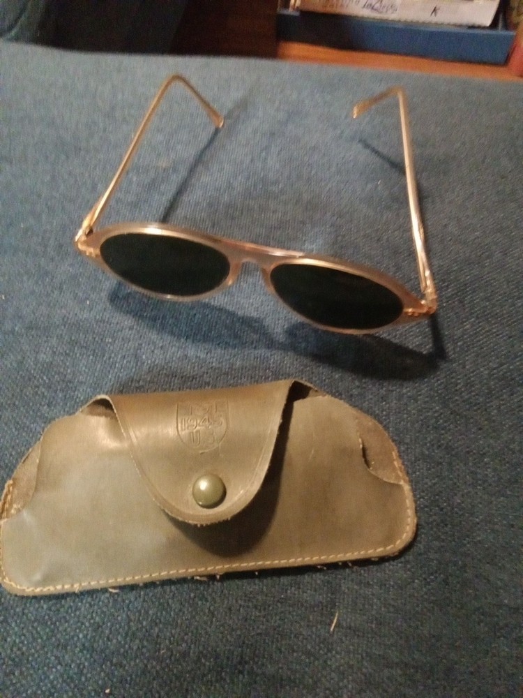 WWII WW2 GPO USN 1945 Foldable  Glasses w/ Case  US Military