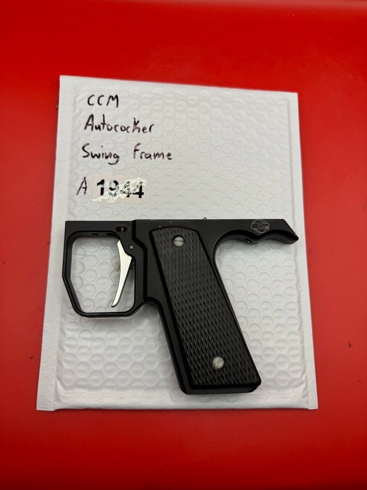 CCM Autococker Swing Frame Black