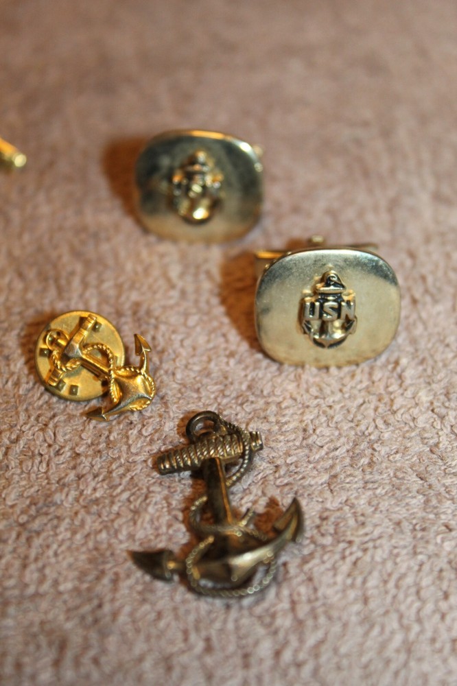 Original WW2 U.S. Navy Sailor Vet's "USS Whitehurst" Patch, Badge & Insignia Lot