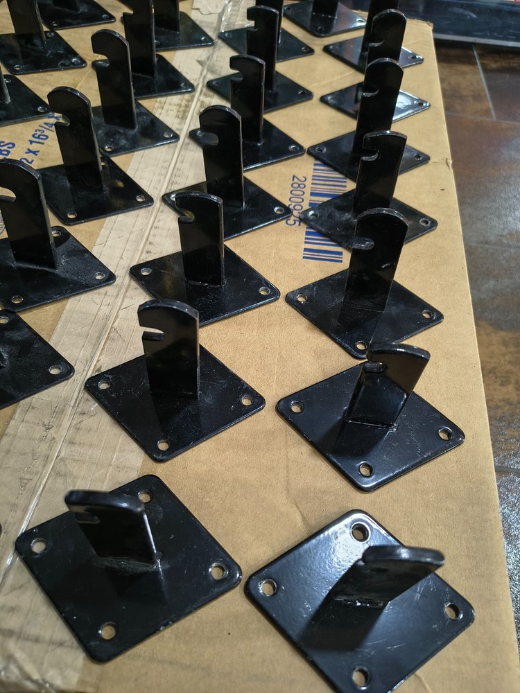 Black Gridwall Wall Mount Brackes (30)