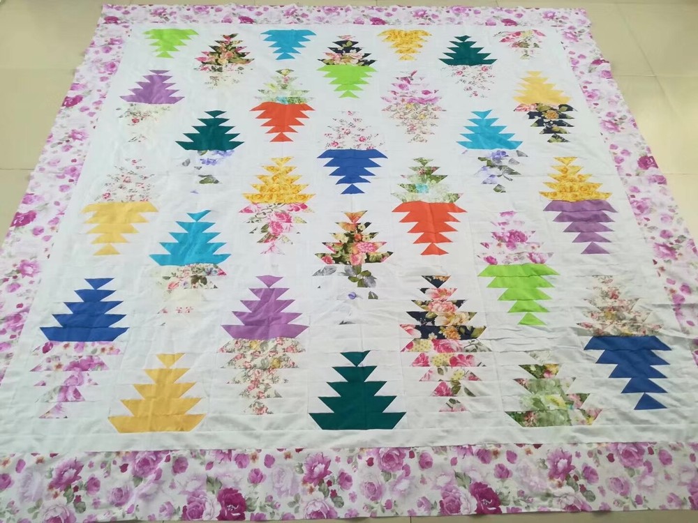 Queen size Machine pieced Pineapple patchwork quilt top #103A