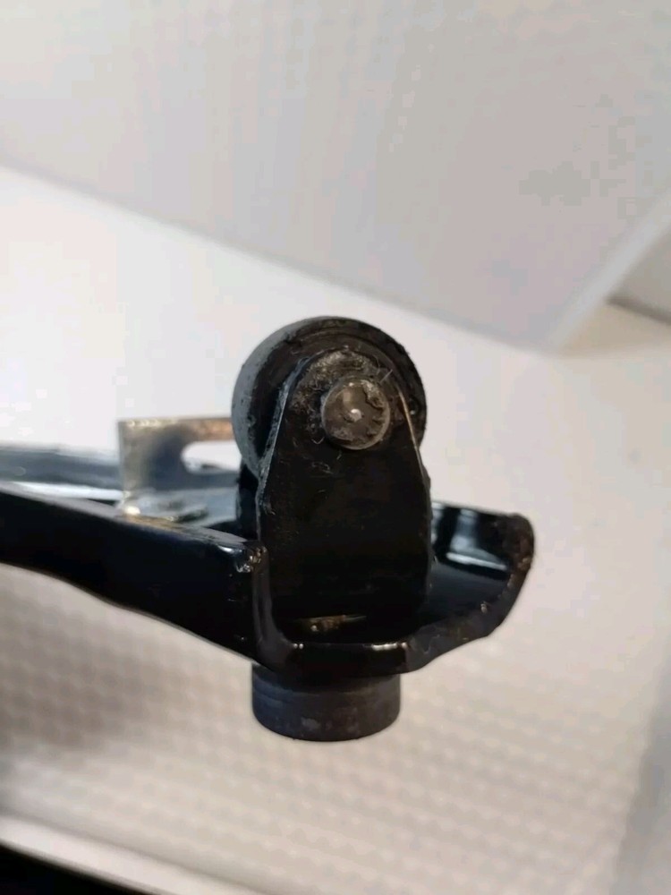 85-95 Chevy Astro/GMC Safari Van Sliding Door Lower Roller Assembly OEM