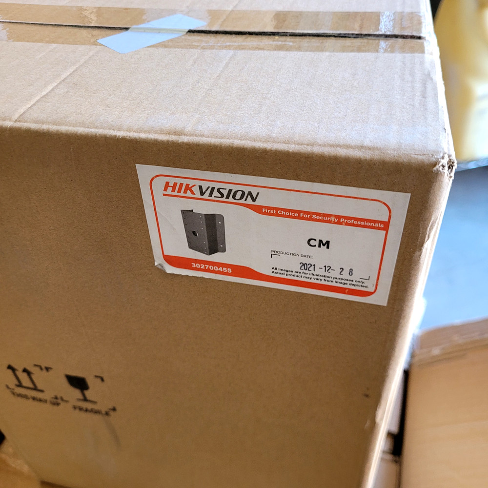 Hikvision CM: Camera Corner Mount