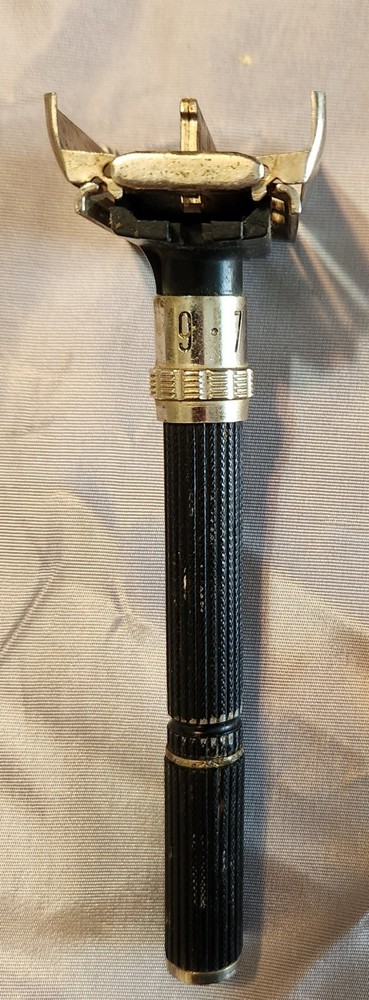 Vintage Gillette Black Handle Adjustable Safety Razor