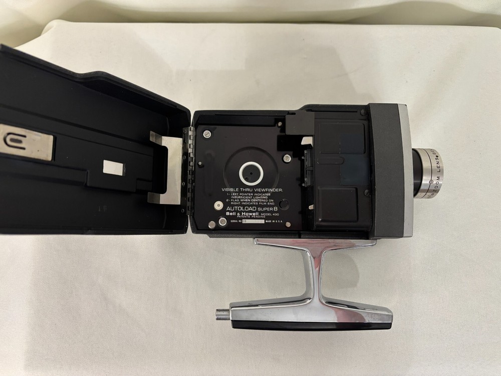 Bell & Howell Autoload Super 8 Camera Zoom Optronic Eye w case (C109)