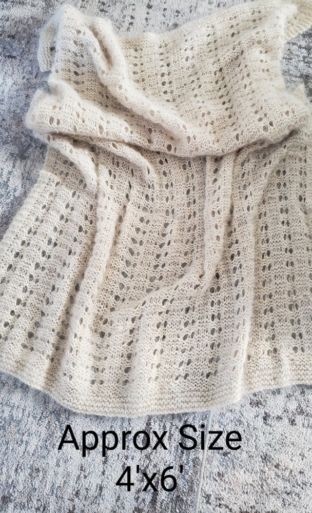 Beautiful Vintage Handmade Throw/Shawl/Qrap