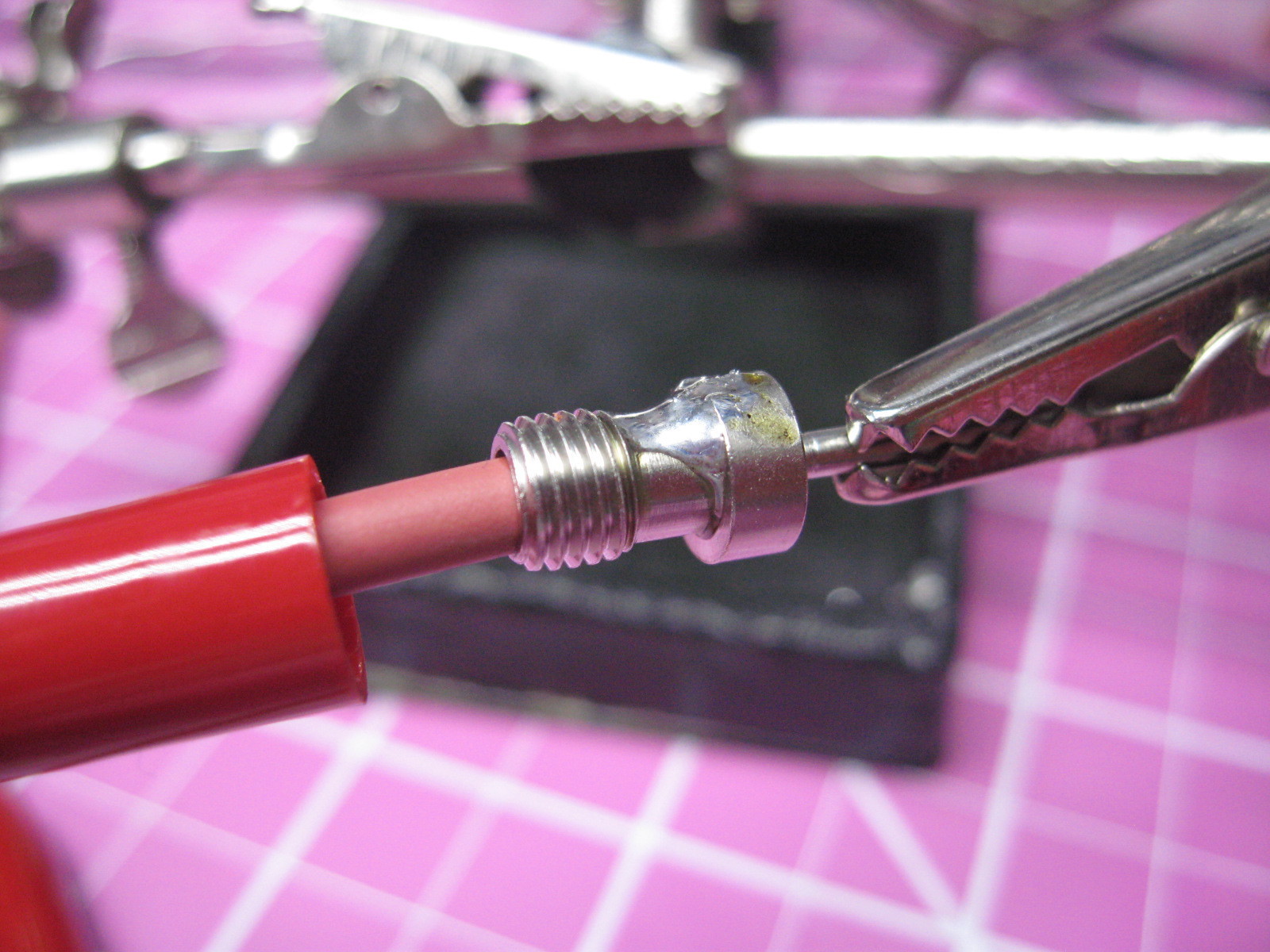 Johnson Cinch - Banana Plug - .166"/4MM Diameter - solder type -1 Pair Red/Black