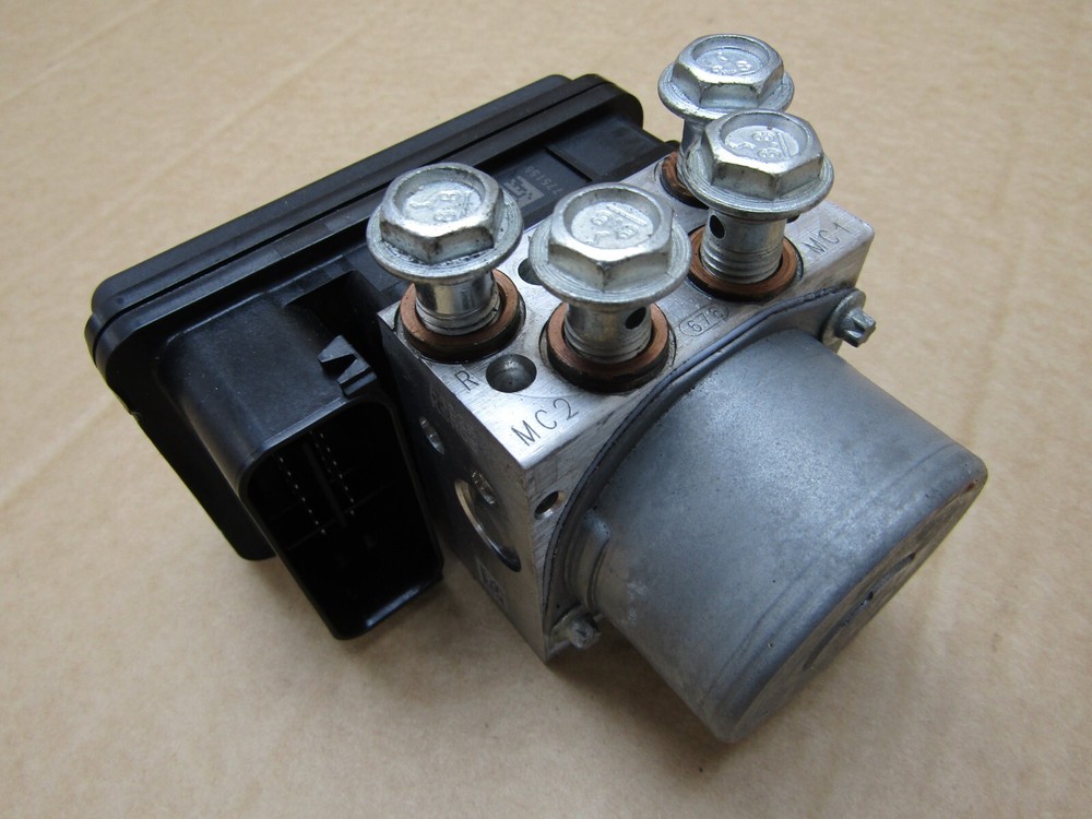 Harley Davidson Softail Standard 2022 1,012 mls ABS pump control module (12996)