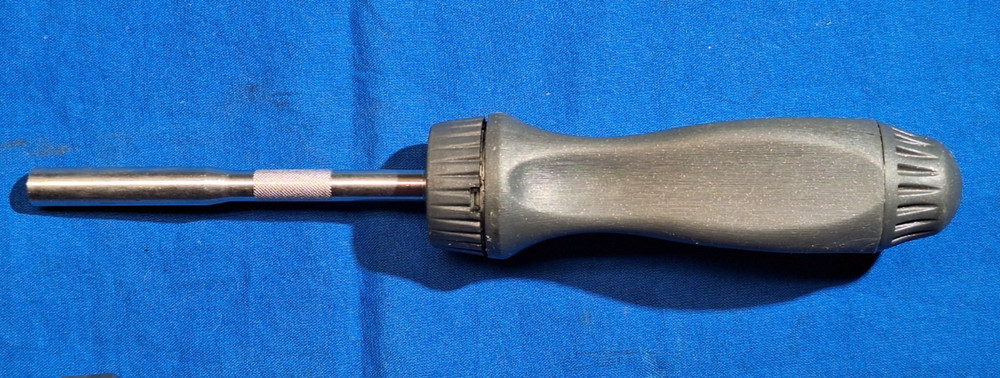 Snap-On SSDMR4B Ratcheting screwdriver with Snap-On Bits! Titanium