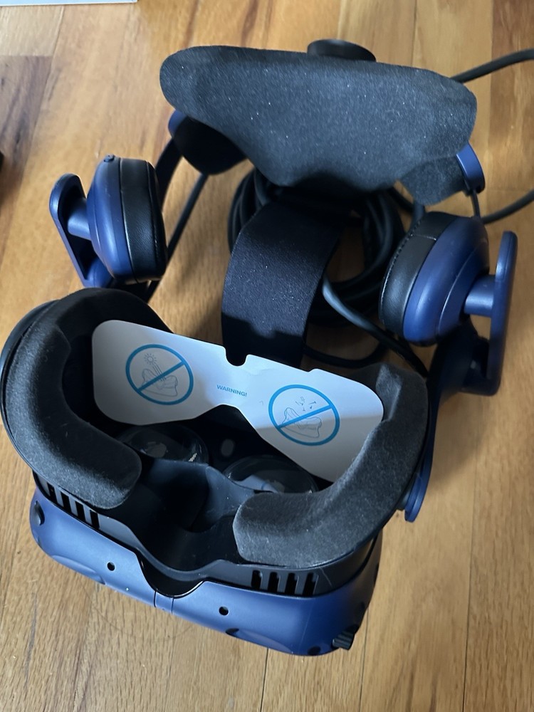 HTC Vive Pro Original VR Kit Virtual Reality