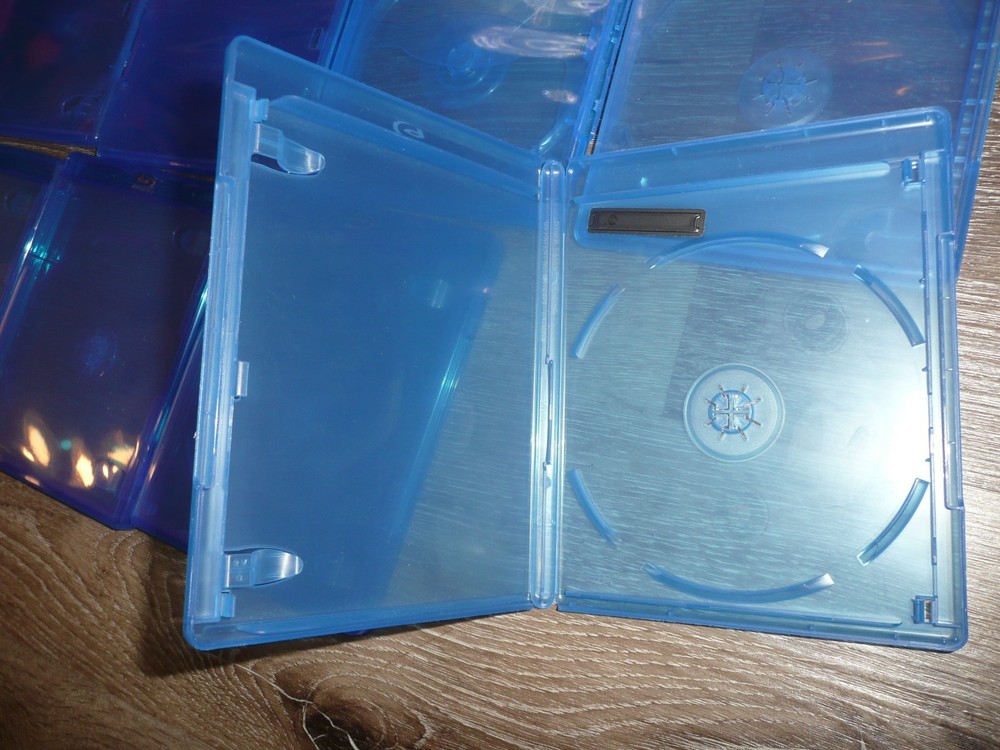 (30) Blu-Ray Empty Replacement Boxes Cases - 15 Single Disc 15 Double