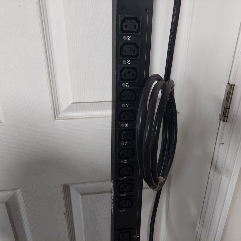 Tripp Lite PDUMV30HVNETLX PPDU