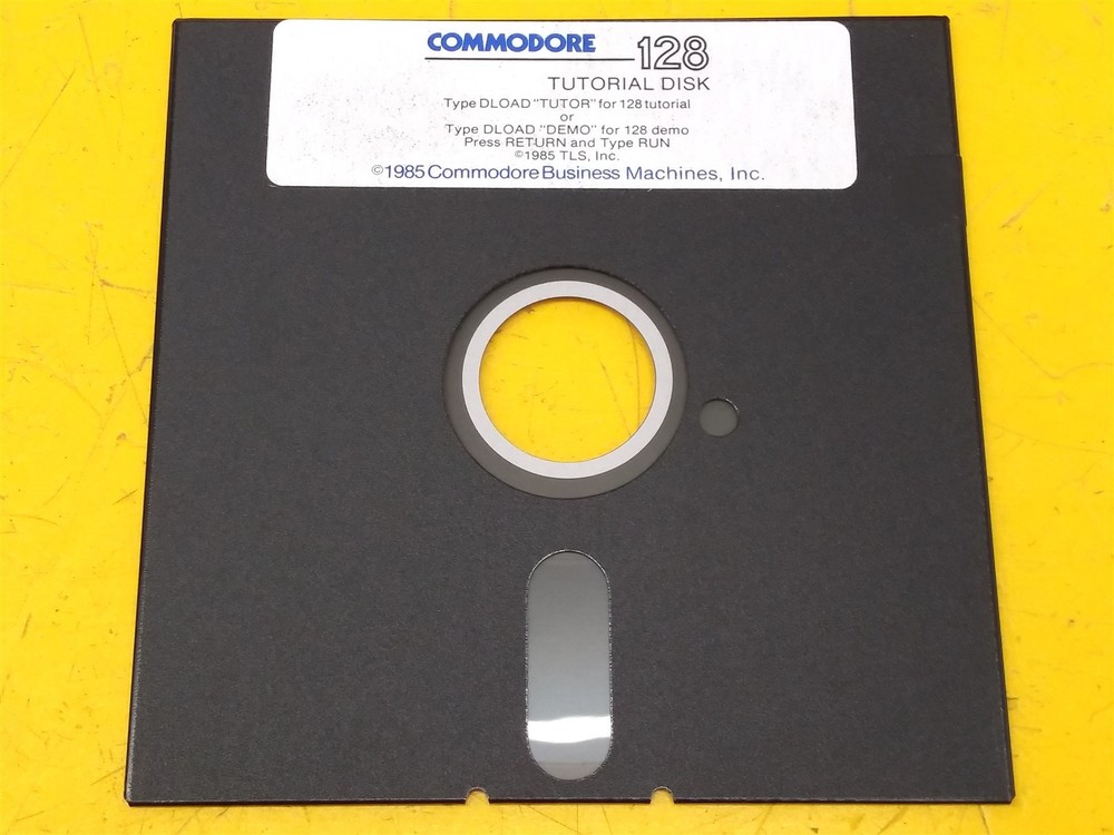 ⭐️⭐️⭐️⭐️⭐️ Vintage Commodore 128 C128 Computer w Power Supply & System Disks