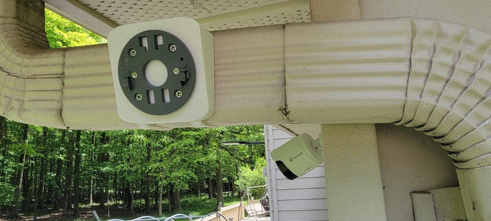 Horizontal Downspout Mount for Ring Spotlight Plus Camera