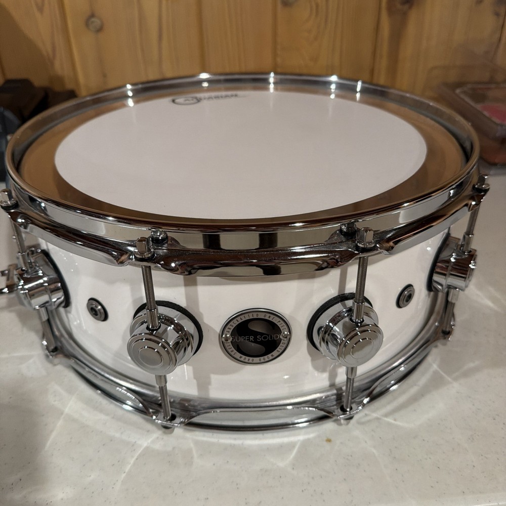 DW 5 x 14  Collector's Maple Solid White Super Solid Snare Drum - SO 574198