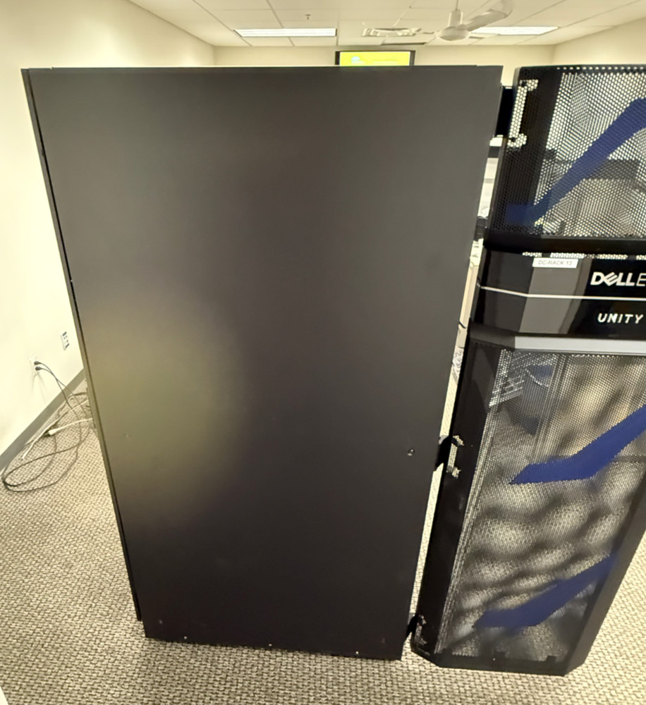 Dell EMC UNITY 40U Server Rack