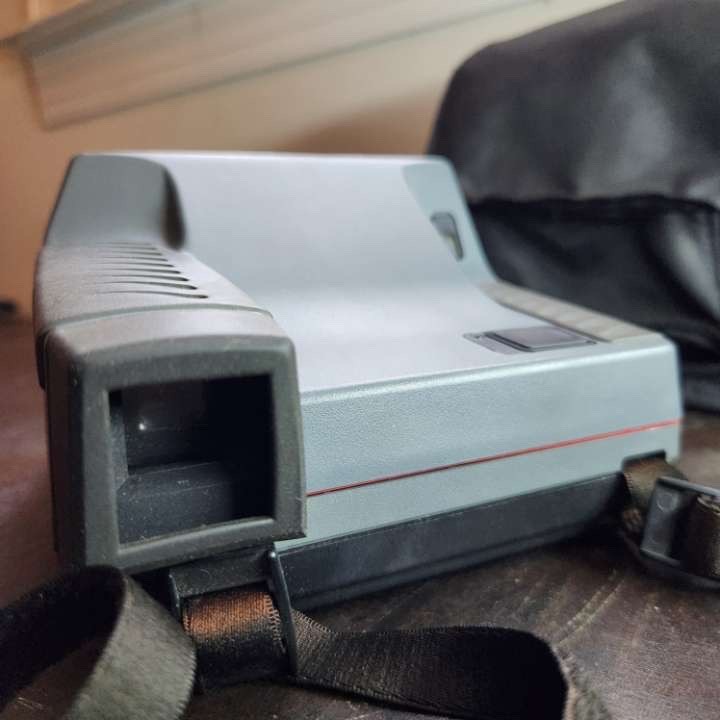 Polaroid Impulse Instant Camera Auto Focus Built In Flash With Case Untested