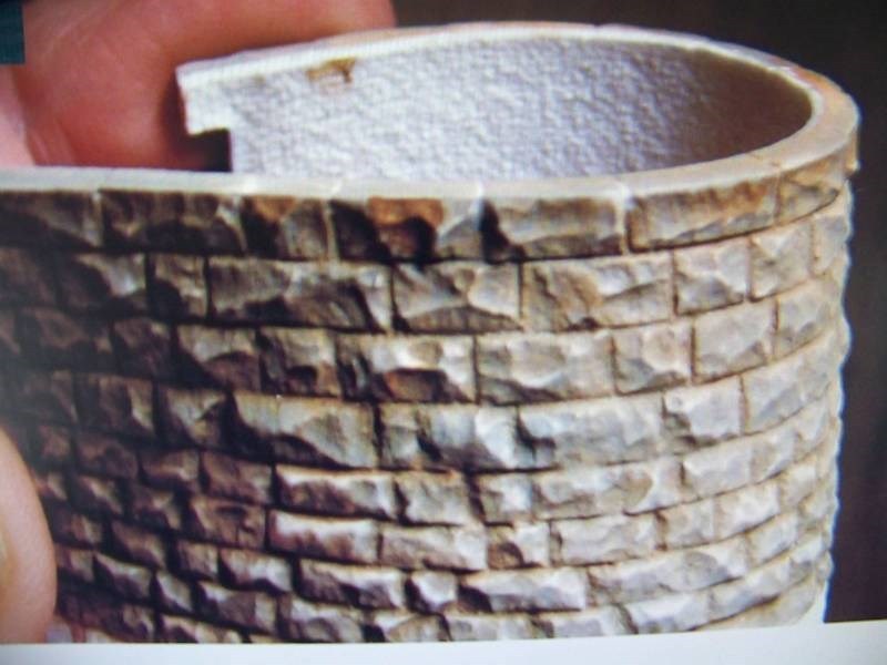 Chooch (HO/N Scale) #8260 Flexible Cut Stone SMALL Stone Wall, 13" x 3-3/8"