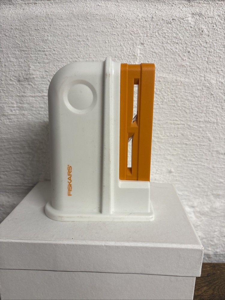 Fiskars Universal Desktop Scissors Sharpener